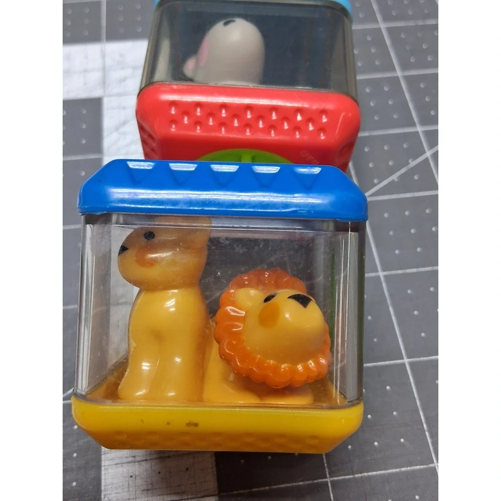 Fisher Price Peek a Boo‎ Sensory Blocks Multi Color Circus Animal Lot of 4